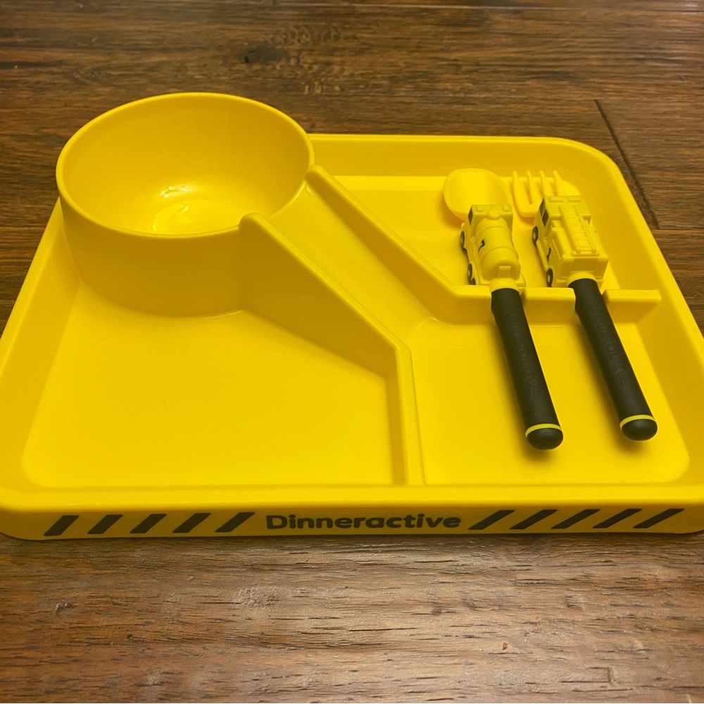 Dinneractive construction plate with utensils